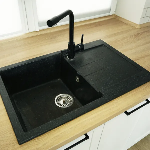 Светлая кухня с классическими фасадами — заказать в Минске