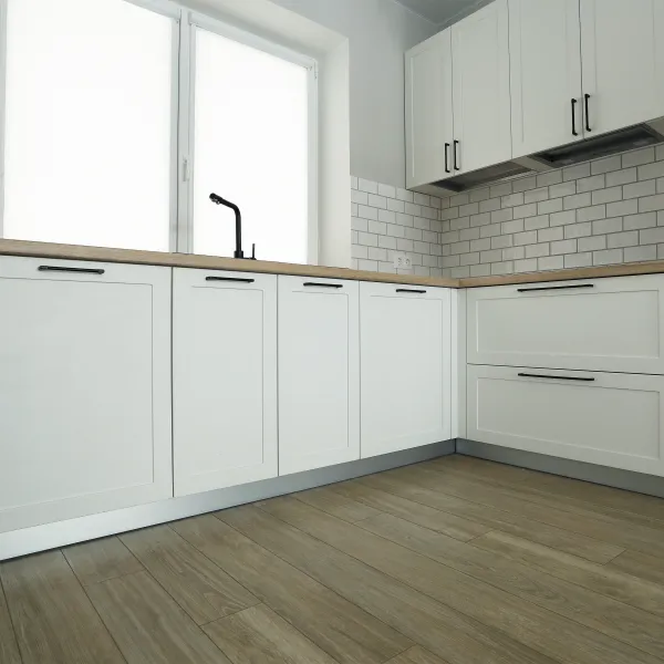 Светлая кухня с классическими фасадами — заказать в Минске