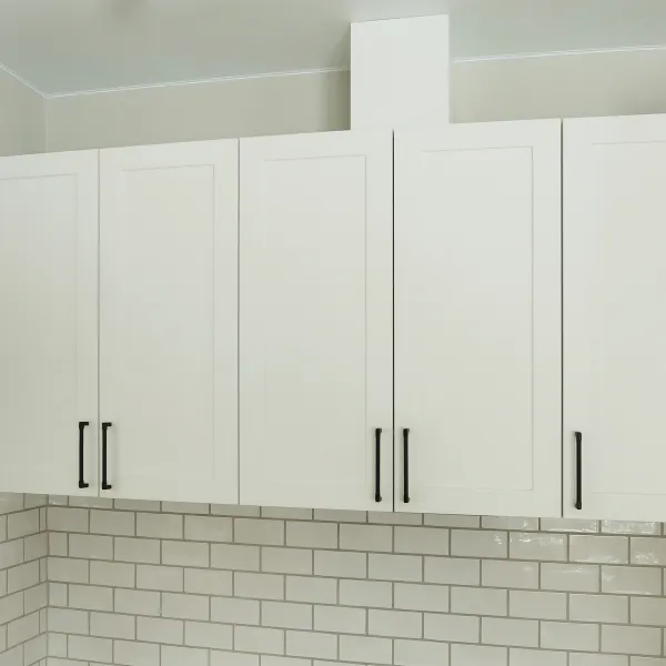 Светлая кухня с классическими фасадами — заказать в Минске