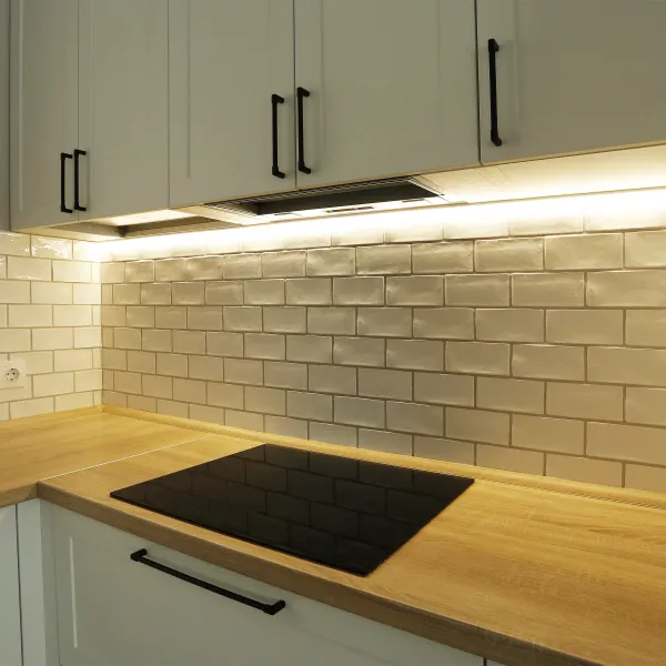 Светлая кухня с классическими фасадами — заказать в Минске