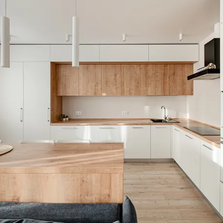 Угловая кухня с островом