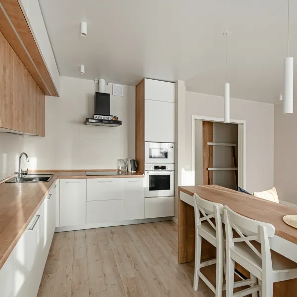 Угловая кухня с островом — заказать в Минске