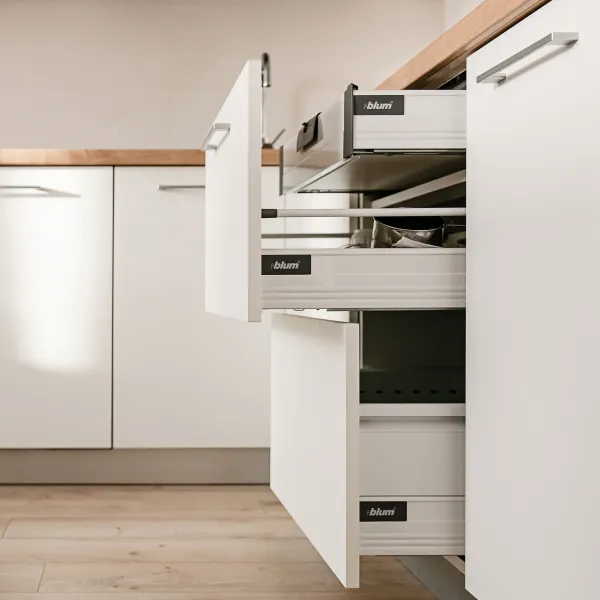 Угловая кухня с островом — заказать в Минске