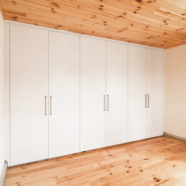 Шкаф со складными дверями — заказать в Минске