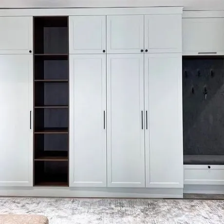 Прихожая в классическом стиле 